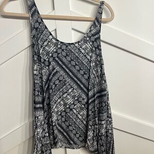 Elegant Black and White Geometric Women's Tank Top